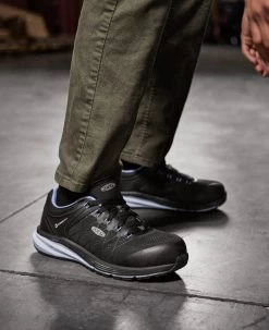 Keen Women's Vista Energy ESD (Carbon-Fiber Toe) | Hydrangea/Black -Keen 1025241 PDP LeftImage