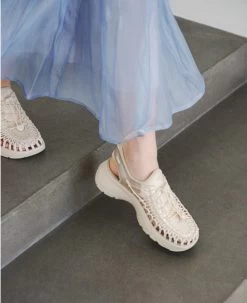 Keen Women's UNEEK Astoria Sandal X SNIDEL | Birch/Plaza Taupe 20 Keen Women's UNEEK Astoria Sandal X SNIDEL | Birch/Plaza Taupe -Keen KEEN W UNEEKAstoriaxSNIDEL Lifestyle PDP Single Left