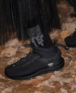 Keen Women's UNEEK High Top X HYKE | HYKE Timberwolf -Keen Lifestyle3womens 1027976