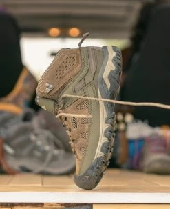 Keen Men's Targhee Vent Mid | Olivia/Bungee Cord 15 Keen Men's Targhee Vent Mid | Olivia/Bungee Cord -Keen MTargheeVentMidLifestylePDPRight