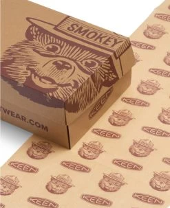 Keen Women's Newport Retro X Smokey Bear | Smokey Bear/Tarragon 19 Keen Women's Newport Retro X Smokey Bear | Smokey Bear/Tarragon -Keen M W Newport Smokey Lifestyle Single Right b99abd7b ee4a 461a 90e5 309b377bef6c