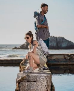 Keen Men's Newport H2 | Magnet/Tie Dye -Keen Retro TieDye HL M W PDP Liefstyle 3